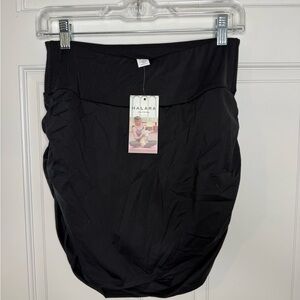 HALARA Women's Elegant Black Ruched Skirt